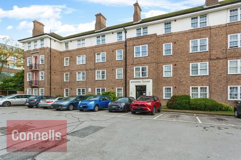 1 bedroom flat to rent, Bishopric Court, HORSHAM, RH12