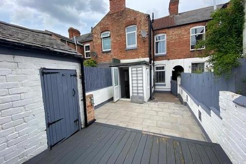 2 bedroom terraced house to rent, Hawkesbury Road, LEICESTER, LE2