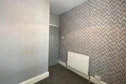 2 bedroom terraced house to rent, Hawkesbury Road, LEICESTER, LE2