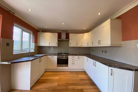 3 bedroom end of terrace house to rent, Claydon Path, Aylesbury, HP21