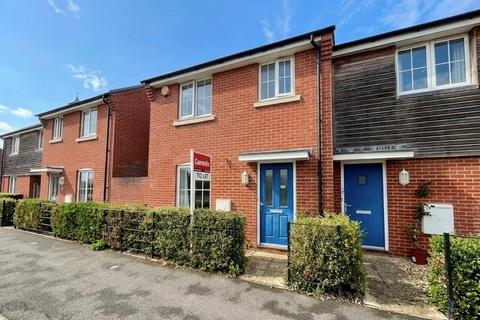 3 bedroom property to rent, Paradise Orchard, Aylesbury, HP18