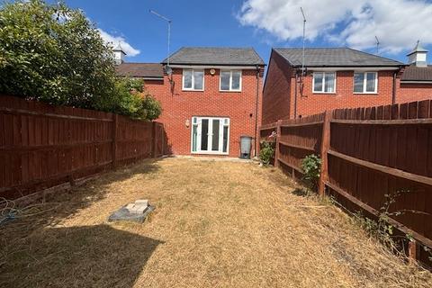 3 bedroom property to rent, Paradise Orchard, Aylesbury, HP18