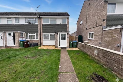 3 bedroom terraced house to rent, Slattenham Close, Aylesbury, HP19