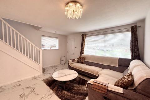 3 bedroom terraced house to rent, Slattenham Close, Aylesbury, HP19