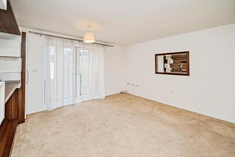 5 bedroom semi-detached house to rent, Tyson Road, AYLESBURY, HP18