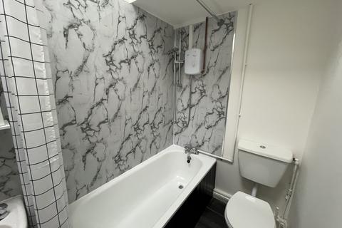 1 bedroom flat to rent, Bridge Street, STOURPORT-ON-SEVERN, DY13