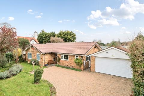 4 bedroom bungalow for sale, Blackpond Lane, Slough, SL2