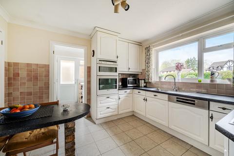 4 bedroom bungalow for sale, Blackpond Lane, Slough, SL2