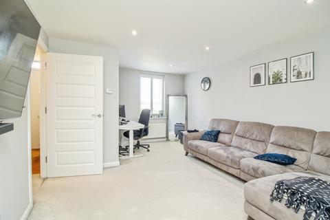 3 bedroom terraced house for sale, Aquitania Close, Brooklands, Milton Keynes