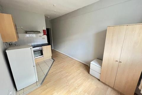 Studio to rent, 29 Cobden Avenue, SO18 1FU