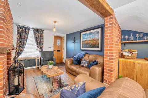 2 bedroom terraced house to rent, Bishops Road, Bury St. Edmunds IP33