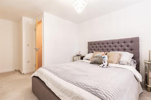 undefined, Hemnall Street, Epping