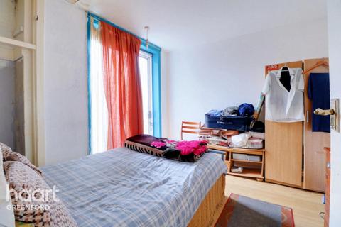 Greenford Road, Greenford