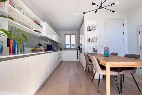 3 bedroom terraced house for sale - View 2