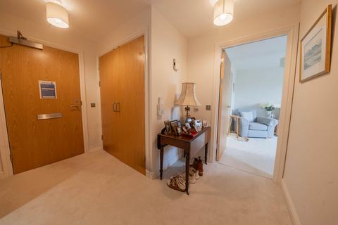 1 bedroom flat for sale, Kleinwort Close, Hurst Place, RH16