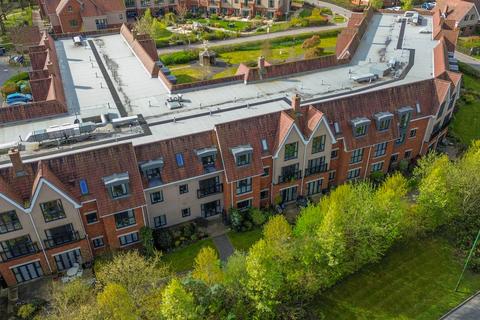 1 bedroom flat for sale, Kleinwort Close, Hurst Place, RH16