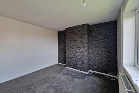 1 bedroom flat to rent, Wavell Road, BRIERLEY HILL, DY5