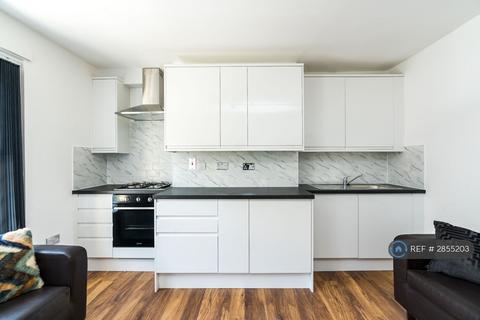6 bedroom maisonette to rent, Greyhound Road, London, W6