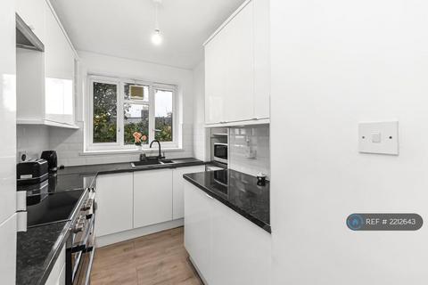 3 bedroom flat to rent, Lincoln Court, London, SW18
