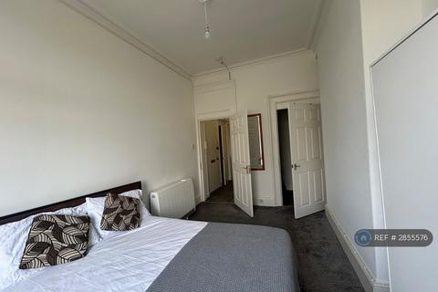 1 bedroom in a flat share to rent, Upper Grove Place, Edinburgh, EH3