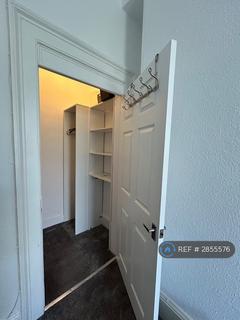 1 bedroom in a flat share to rent, Upper Grove Place, Edinburgh, EH3