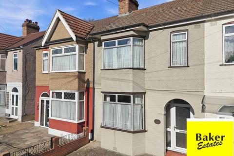 Clinton Crescent, Hainault IG6