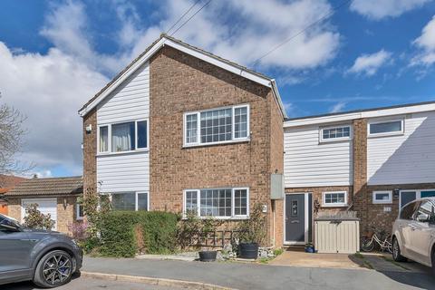 3 bedroom terraced house for sale, Willmott Road, Royston SG8