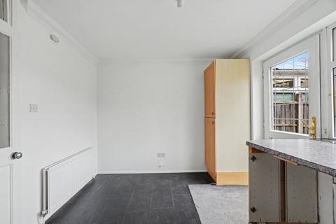 3 bedroom terraced house for sale, 84 Ploughmans Way, Rainham,