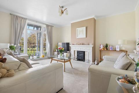 1 bedroom apartment for sale, Park Lawn, Farnham Royal