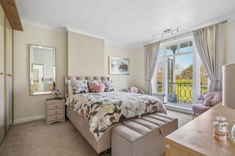 1 bedroom apartment for sale, Park Lawn, Farnham Royal