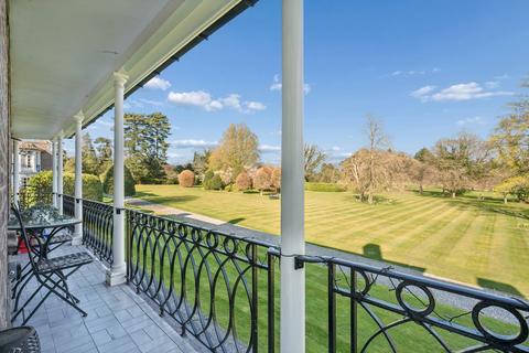 1 bedroom apartment for sale, Park Lawn, Farnham Royal