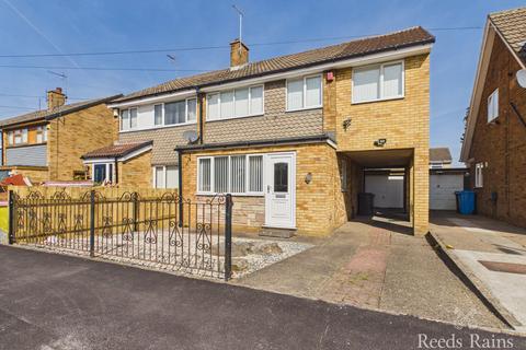 4 bedroom semi-detached house for sale, Ridgestone Avenue, Hull HU11