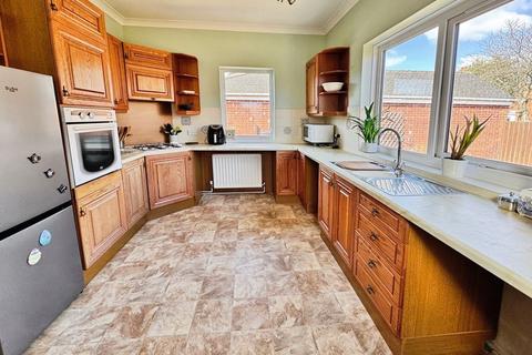 2 bedroom detached bungalow for sale, Holburn Crescent, Ryton NE40