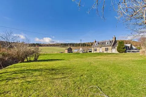 4 bedroom cottage for sale