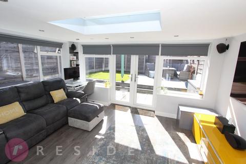 3 bedroom semi-detached house for sale, Hartford Avenue, Heywood OL10