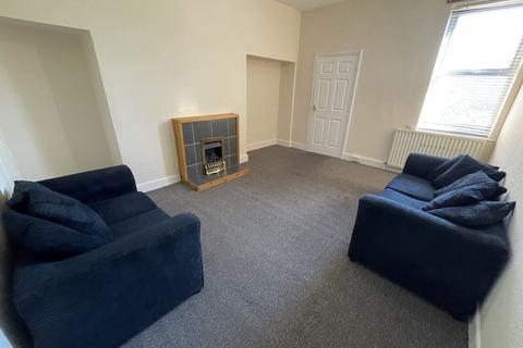 3 bedroom flat to rent, Wingrove Avenue, Newcastle Upon Tyne NE4