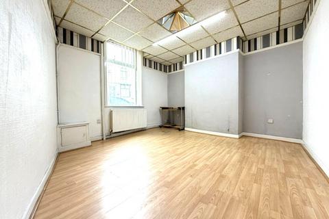 3 bedroom terraced house for sale, Carr Street, Blackburn. Lancs. BB1 7NE