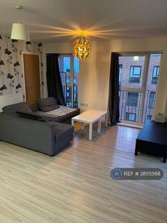 2 bedroom flat to rent, Wave Court, Romford, RM7