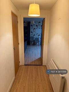 2 bedroom flat to rent, Wave Court, Romford, RM7