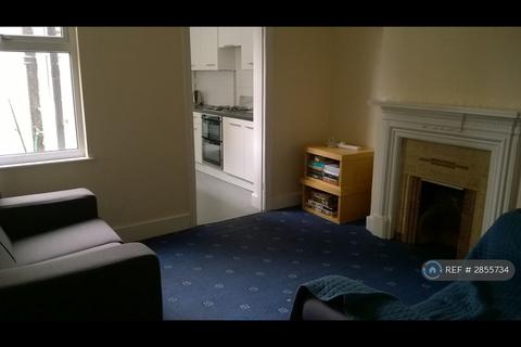 3 bedroom semi-detached house to rent, Villiers Road, Kingston Upon Thames, KT1