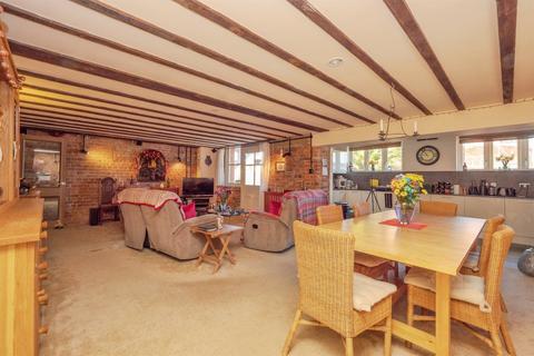 3 bedroom flat for sale, Spring Road, Weymouth