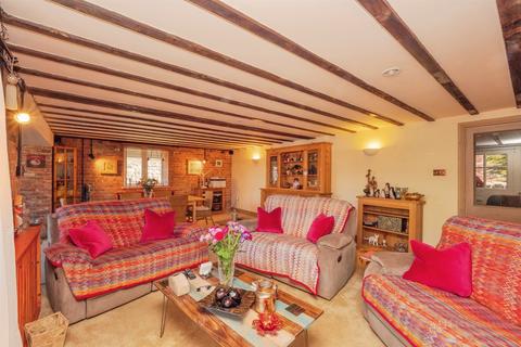 3 bedroom flat for sale, Spring Road, Weymouth