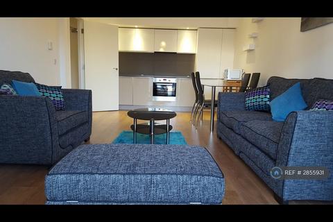 1 bedroom flat to rent, Clovelly Court, West Drayton, UB7