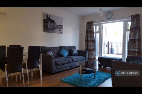 1 bedroom flat to rent, Clovelly Court, West Drayton, UB7