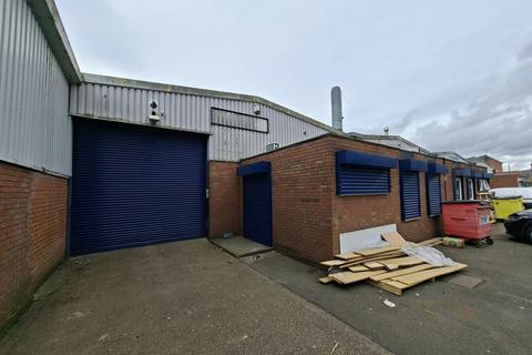 Warehouse to rent, Cradley Rd Dudley DY2 9SW