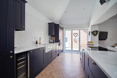4 bedroom detached house for sale, Magnolia Close, Tutbury, Burton-on-Trent, Staffordshire, DE13