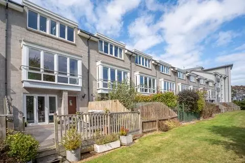 4 bedroom townhouse for sale