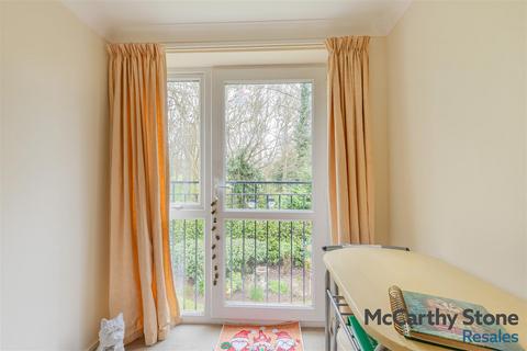 1 bedroom apartment for sale, High Street South, Rushden, Northamptonshire, NN10 0FR