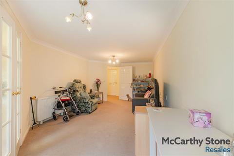 1 bedroom apartment for sale, High Street South, Rushden, Northamptonshire, NN10 0FR
