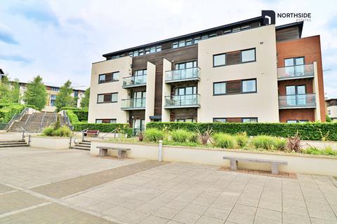 2 bedroom flat to rent, Peacock Close, London